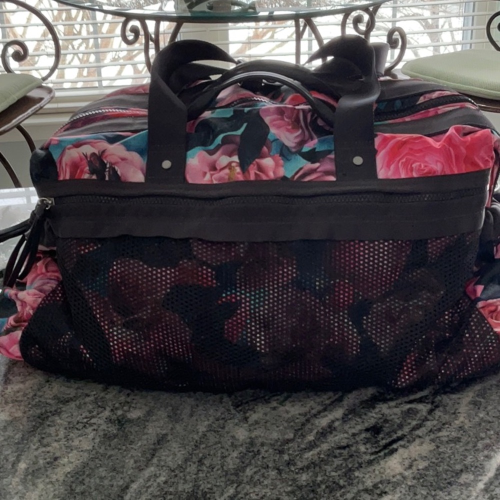 Lululemon Yoga On The Fly Duffel Bag - Picture 7 of 12